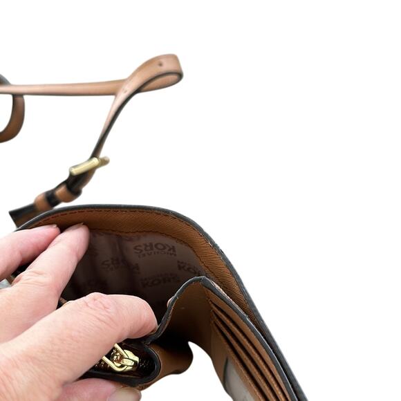 Michael Kors Hamilton Travel Messenger Crossbody Bag and matching wallet - Picture 10 of 10